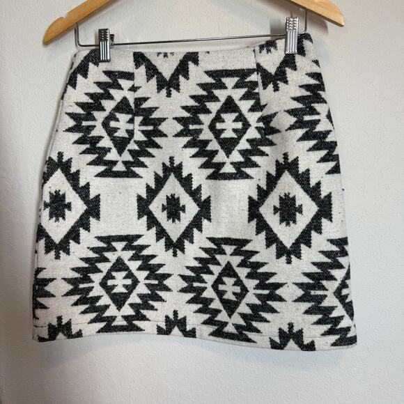 Grace & Emma Dresses & Skirts - Women's Grace & Emma Aztec Print Black and White Mini Skirt Size Small NEW